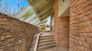 Unclassified image, 3 of 33, button - Rockwood Retreat at Inks Lake (Burnet)