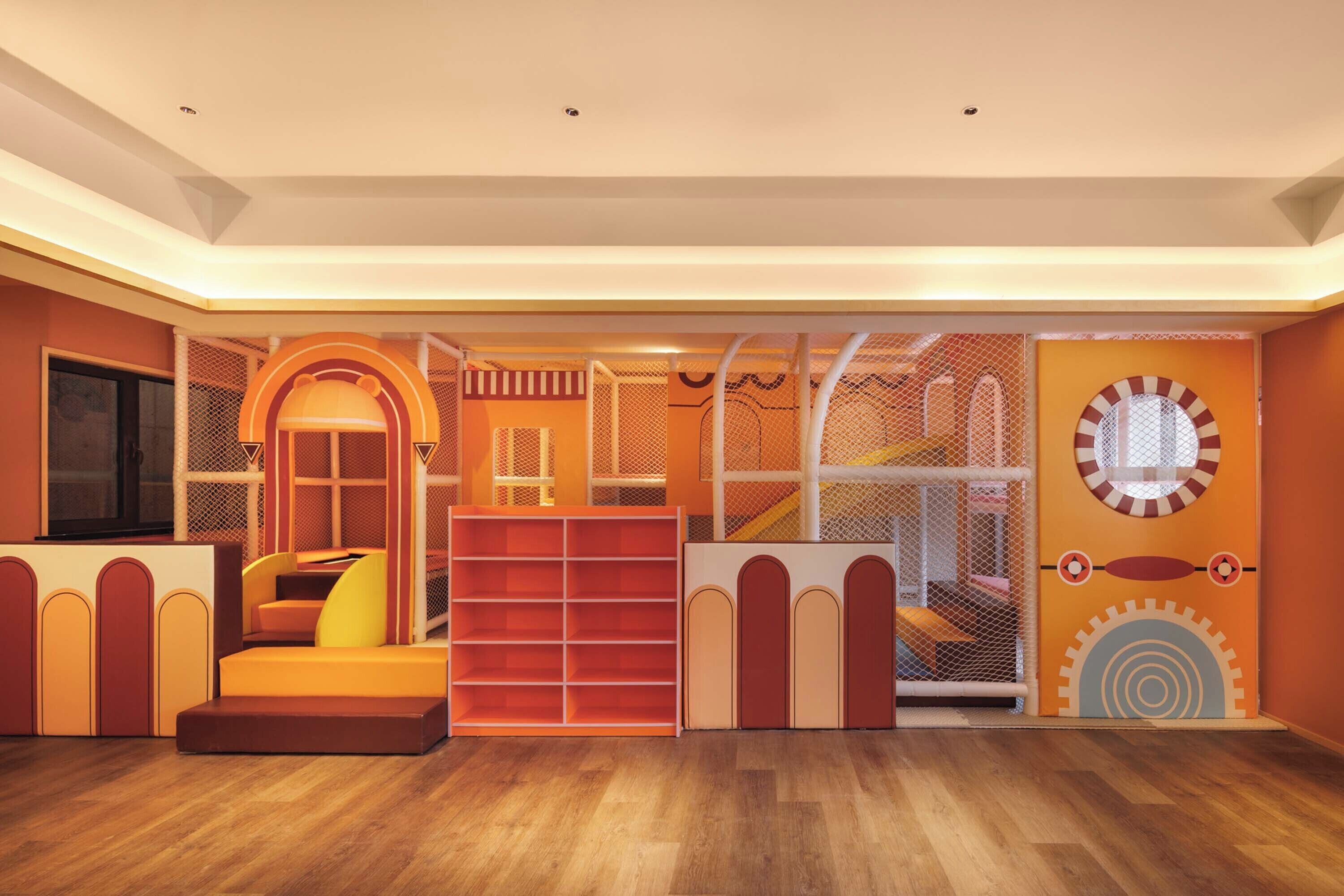 Área de juegos infantiles bajo techo