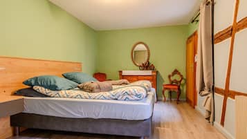 Fer et planche Ă repasser, Wi-Fi, draps fournis