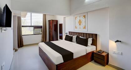 Collection O Prayag Railway Junction