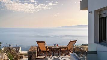 Luxury-Villa, eigener Pool, Meerblick | Terrasse/Patio