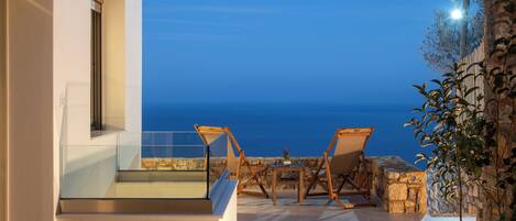 Vila Mewah, kolam renang pribadi, pemandangan samudra | Teras/patio