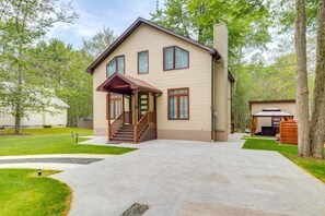 Villa, 5 Bedrooms | Exterior - 5br Villa Rose Near Tobyhanna State Park 5 Bedroom Villa (Tobyhanna)
