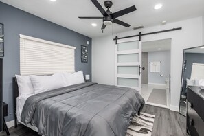 House, 3 Bedrooms - Poolside Paradise 3 Bedroom Home (Sarasota)