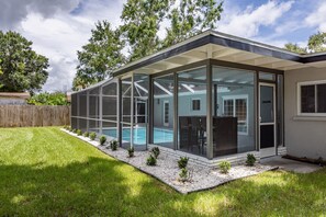 House, 3 Bedrooms | Pool - Poolside Paradise 3 Bedroom Home (Sarasota)