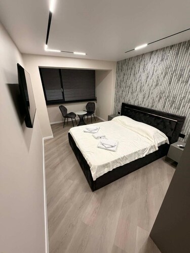 SteRo Luxury Residence | Modern Apt | Self Check-In | Free Minibar