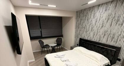 SteRo Luxury Residence | Modern Apt | Self Check-In | Free Minibar