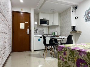 Dining - Facing the sea at Praia da Costa (Vila Velha)