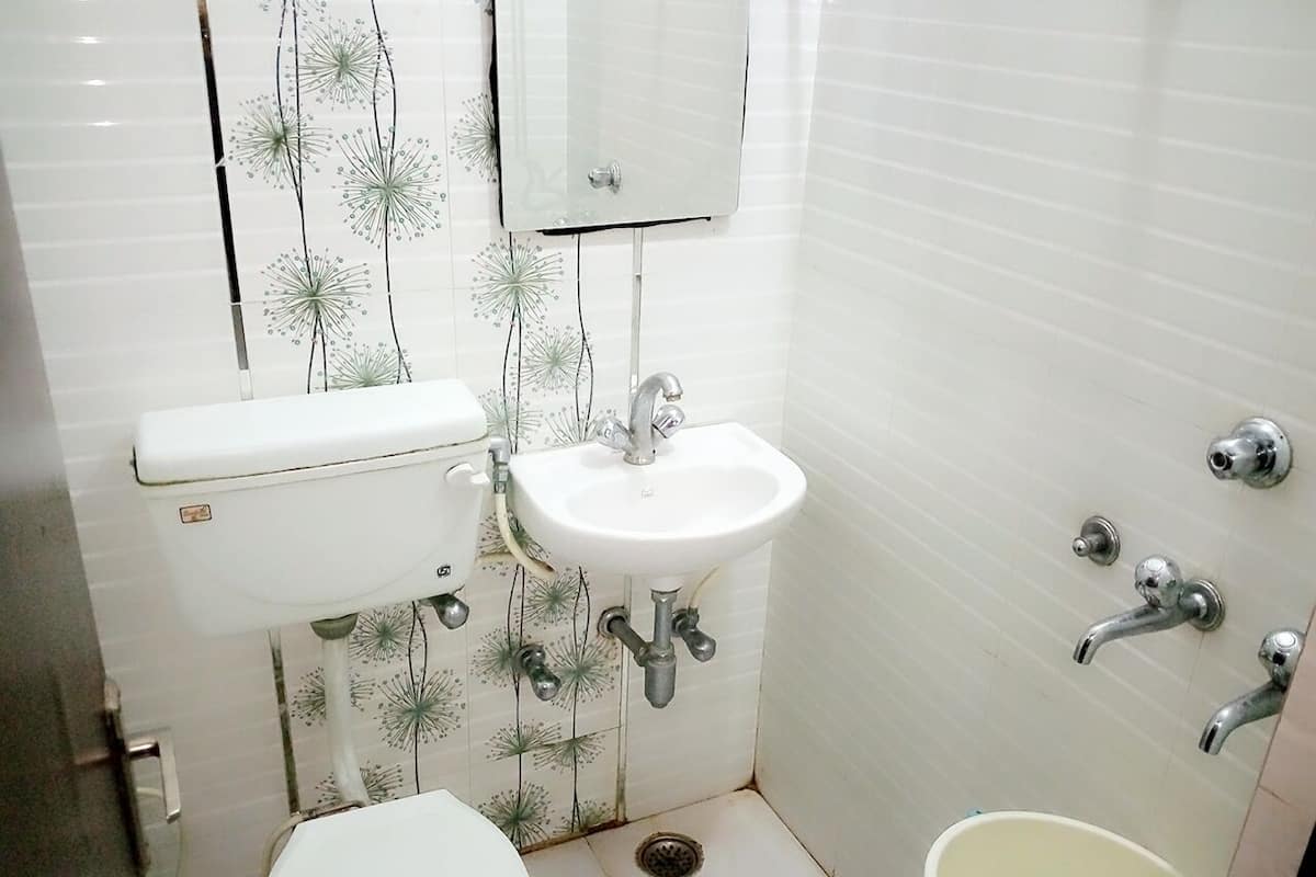 Shower, towels, soap