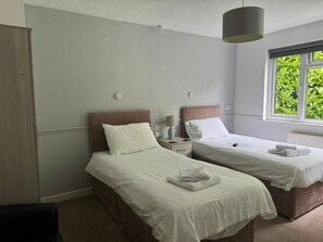 Unclassified image, 3 of 32, button - Cottage Court Hotel (Tenby)