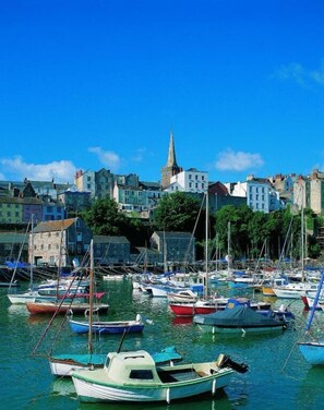 Marina - Cottage Court Hotel (Tenby)