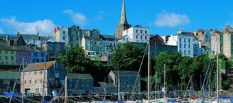 Cottage Court Hotel