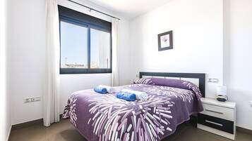 2 bedrooms, iron/ironing board, free WiFi, bed sheets