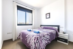 2 slaapkamers, een strijkplank/strijkijzer, gratis wifi, beddengoed