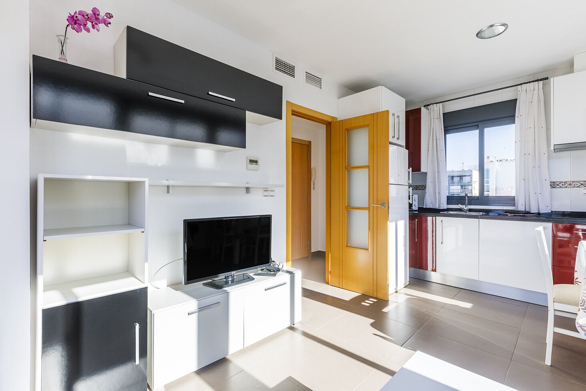 Fridge, microwave, coffee/tea maker, electric kettle