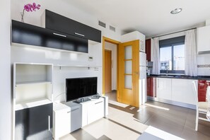 Fridge, microwave, coffee/tea maker, electric kettle - ATICO EDIFICIO ARAGÜEZ (Torre del Mar)