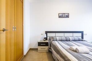 1 bedroom, iron/ironing board, free WiFi, bed sheets - A&N Del Mar, 2º A, edificio Aragüez (Torre del Mar)