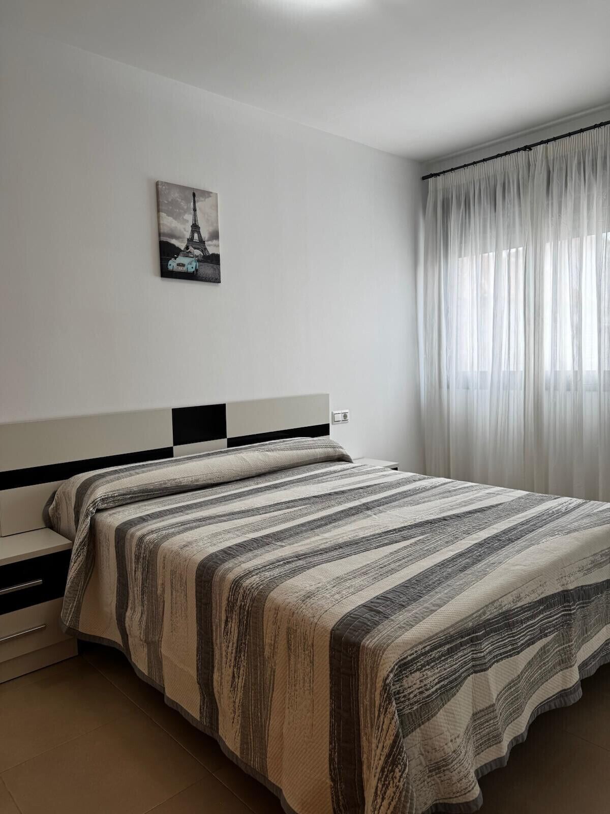 1 soverom, strykejern/-brett, wi-fi (inkludert) og sengetøy