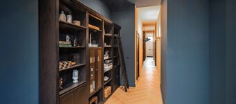 Dit appartement ligt in een van de beste wijken van Breda, dicht bij het stadscentrum van Breda, het Chassé Theater, Avans Hogeschool en station Breda—waardoor het ideaal is voor zowel recreatieve als zakelijke verblijven.