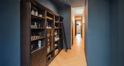 Dieses Apartment befindet sich in einer der besten Lagen von Breda, in der Nähe des Stadtzentrums von Breda, des Chassé Theaters, der Avans University of Applied Sciences und des Bahnhofs Breda—ideal sowohl für Freizeit- als auch für Geschäftsaufenth