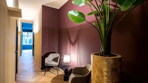 Interior - Just a few minutes walking from Breda’s city centre, with shops, cafés, restaurants, and nightlife nearby. Close to Breda Central Station. Explore the Grote Markt, enjoy Burgundian dining, and relax on lively terraces, all within walking distance. (Breda)