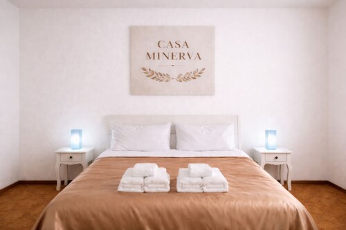 CASA MINERVA PAVIA CENTER near University, CNAO,San Matteo, Maugeri,Mondino