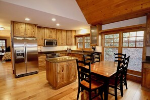 Fridge, microwave, oven, stovetop - Woodland Cottage in Trillium Village (Cashiers)