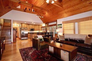Smart TV, fireplace - Woodland Cottage in Trillium Village (Cashiers)