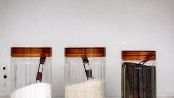 Fridge, oven, cookware/dishes/utensils