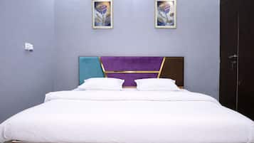 Appartamento Premium, balcone | Una scrivania, postazione laptop, Wi-Fi gratuito