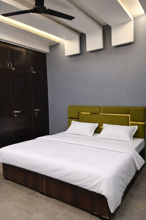 Deluxe Apartment, Balcony, City View | Desk, laptop workspace, free WiFi - Book N Go HomeStay - Greater Noida (Greater Noida)