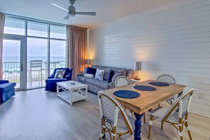 TV, offices - Exquisite 3rd floor beachfront condo, shared pool and beach access (Fort Walton Beach)