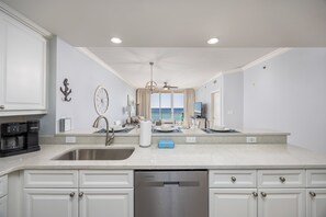 Fridge, microwave, oven, stovetop - 5th Floor Condo with Pools Onsite, Nearby Activities, Shops, Restaurants (Fort Walton Beach)