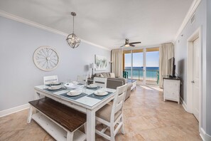 Dining - 5th Floor Condo with Pools Onsite, Nearby Activities, Shops, Restaurants (Fort Walton Beach)