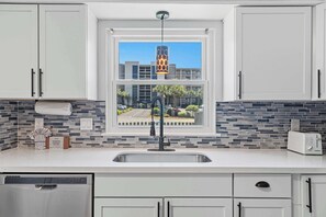 Fridge, microwave, oven, stovetop - Sugar Reef Cottage-unit 1 - Gorgeous coastal townhome with washer/dryer, close to beach, & dog-friendly (Fort Walton Beach)