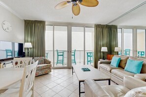 TV, offices - 5th floor oceanfront condo with access to pool, high-speed WiFi (Fort Walton Beach)
