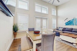 Dining - Soundside 209 - Stunning Sound-side Home with Beach Access and a Shared Pool (Fort Walton Beach)