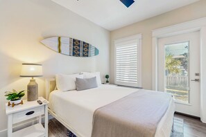 4 bedrooms, iron/ironing board, WiFi, bed sheets - Soundside 209 - Stunning Sound-side Home with Beach Access and a Shared Pool (Fort Walton Beach)