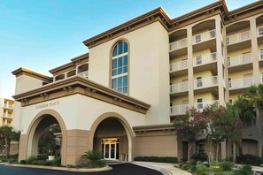 Exterior - Gulf-front condo with washer/dryer, pools, hot tub, gym, & easy beach access (Fort Walton Beach)