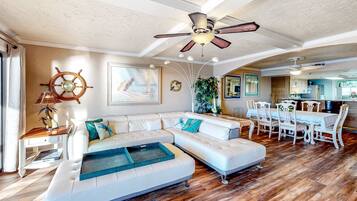 Televisión, reproductor de DVD y oficina