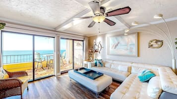 Televisión, reproductor de DVD y oficina