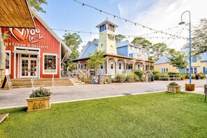Exterior - Amazing Baytowne Wharf condo with pool, hot tub, tennis, patio, W&D & beach access (Miramar Beach)