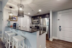 Fridge, microwave, oven, stovetop - Observation Point gem with pools, golf, marina, tennis & amazing locale (Miramar Beach)