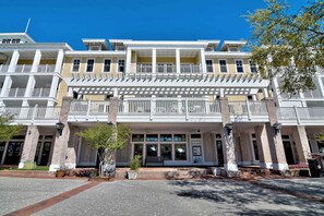 Exterior - Observation Point gem with pools, golf, marina, tennis & amazing locale (Miramar Beach)