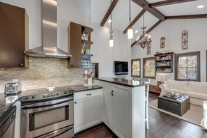 Fridge, microwave, oven, stovetop - Home steps from the beach with plunge pool, gas grill, scenic balcony, & AC (Santa Rosa Beach)