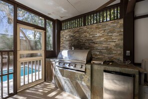 Property grounds - Home steps from the beach with plunge pool, gas grill, scenic balcony, & AC (Santa Rosa Beach)