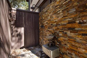 Property grounds - Home steps from the beach with plunge pool, gas grill, scenic balcony, & AC (Santa Rosa Beach)