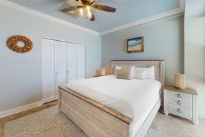 2 bedrooms, iron/ironing board, WiFi, bed sheets - Family-friendly, beachfront condo w/shared outdoor pool, hot tub, & beach access (Pensacola Beach)