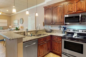 Fridge, microwave, oven, stovetop - Family-friendly, beachfront condo w/shared outdoor pool, hot tub, & beach access (Pensacola Beach)