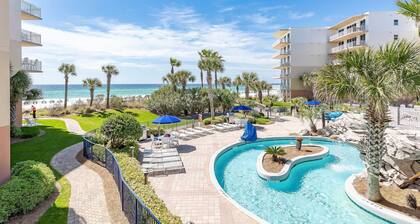 Serene condo with washer&dryer, pool, hot tub, WiFi, & patio - snowbird friendly